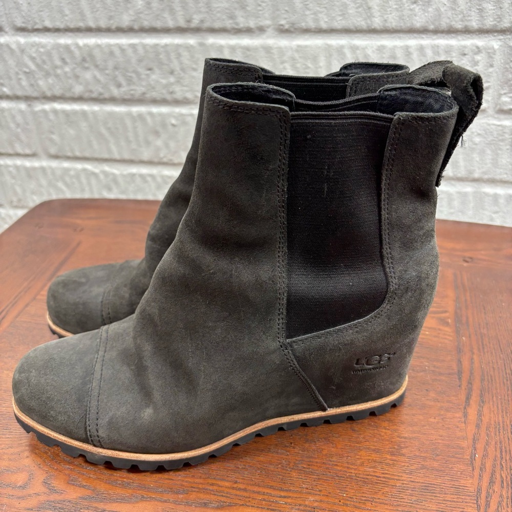 UGG Women's Dark Gray Suede Ankle Booties